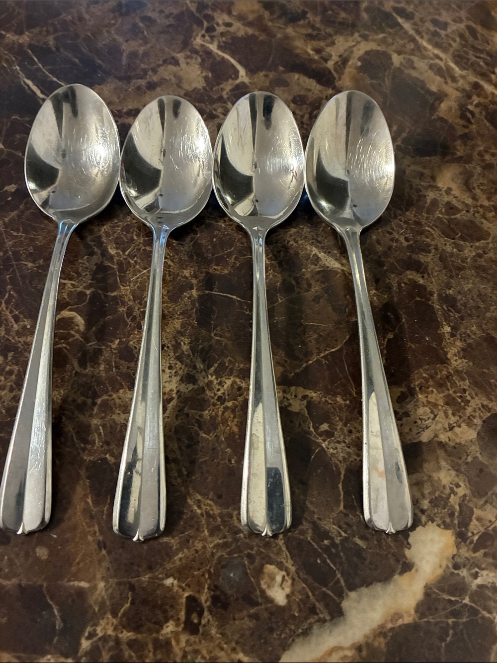 Oneida Polished Silver Teaspoon Set - 4 Pieces